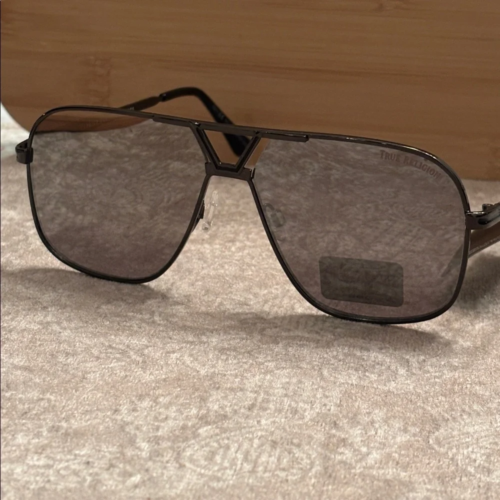 Brand New True Religion Square Aviator Metal Sunglasses Mirrored Lens Smoky Gray